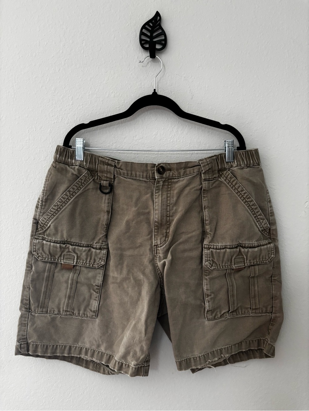 Columbia Men’s Khaki Cargo Shorts Sz 38 🏕️